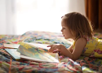 Do All Stories Have an Underlying Truth?