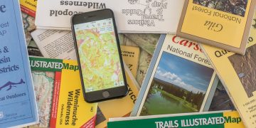 Are Digital Trail Maps Making Us Smarter Explorers—or Just More Dependent?